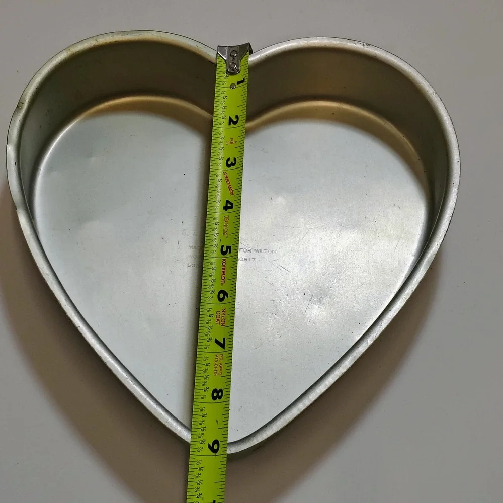 Wilton Heart Shaped Aluminum Cake‎ Pan 9 Inch Vintage 502-1204 Made in Korea